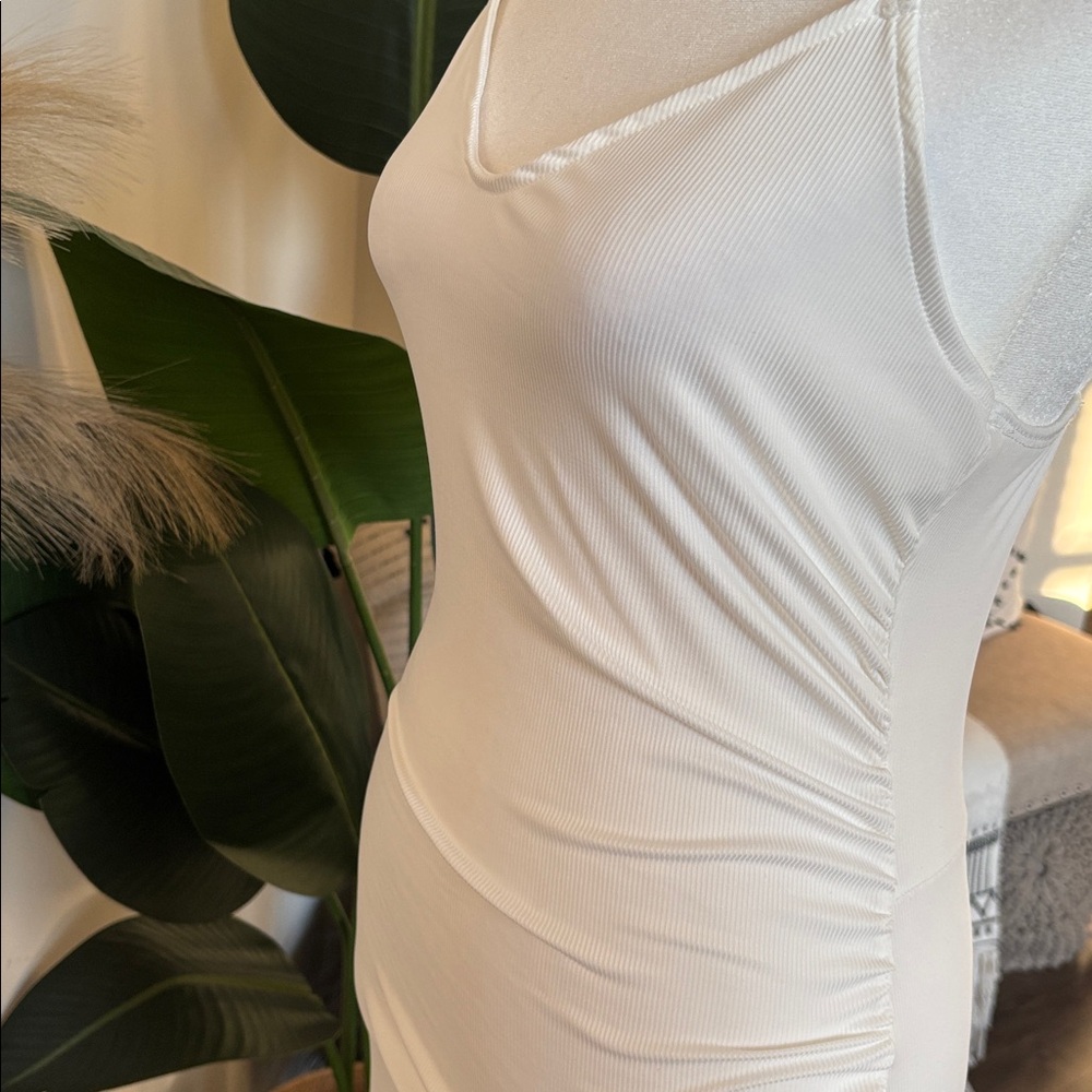 💃🏽🤍 NWT Ribbed Midi Ruffle Dress Sz M🤍💃🏽 - Picture 8 of 14